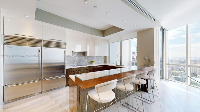 Building Photo - 18201 Collins Ave