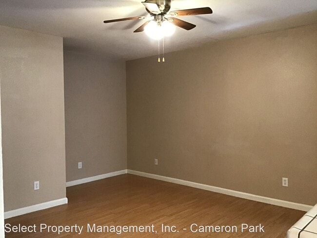 Building Photo - 3 br, 2.5 bath House - 4006 Wimbledon Drive