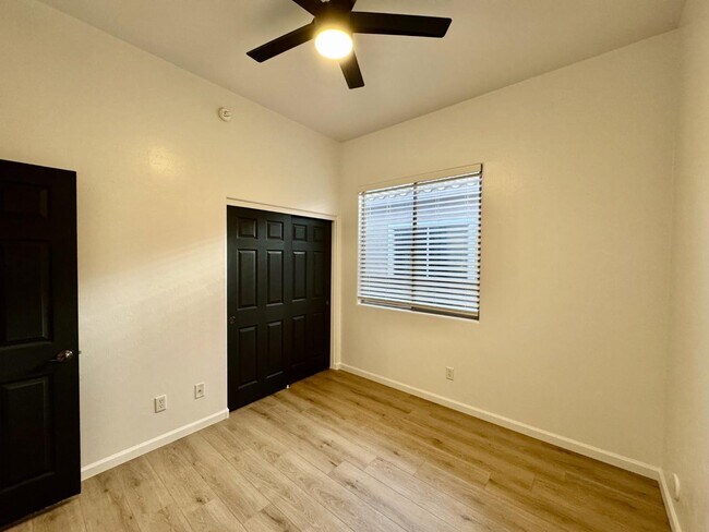 Building Photo - 13743 N High Mountain View Pl