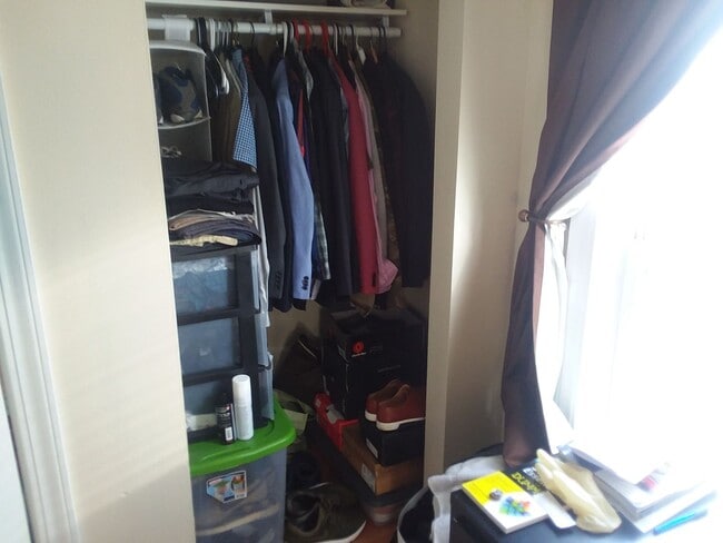 Building Photo - 612