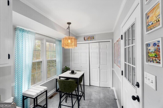 Building Photo - 325 Brookstone Dr