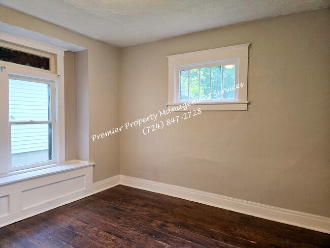 Building Photo - 1023 Negley St