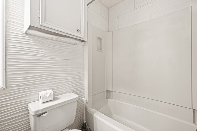 Building Photo - 4123 Cedar Gardens Dr