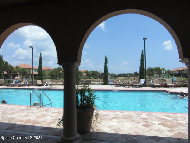 Building Photo - 755 Ventura Dr