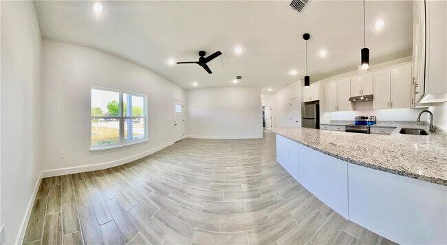 Building Photo - 10006 Massey St