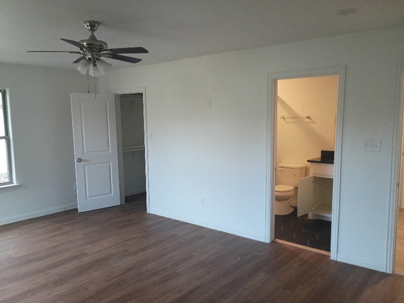 Building Photo - 5739 Donnelly Ave