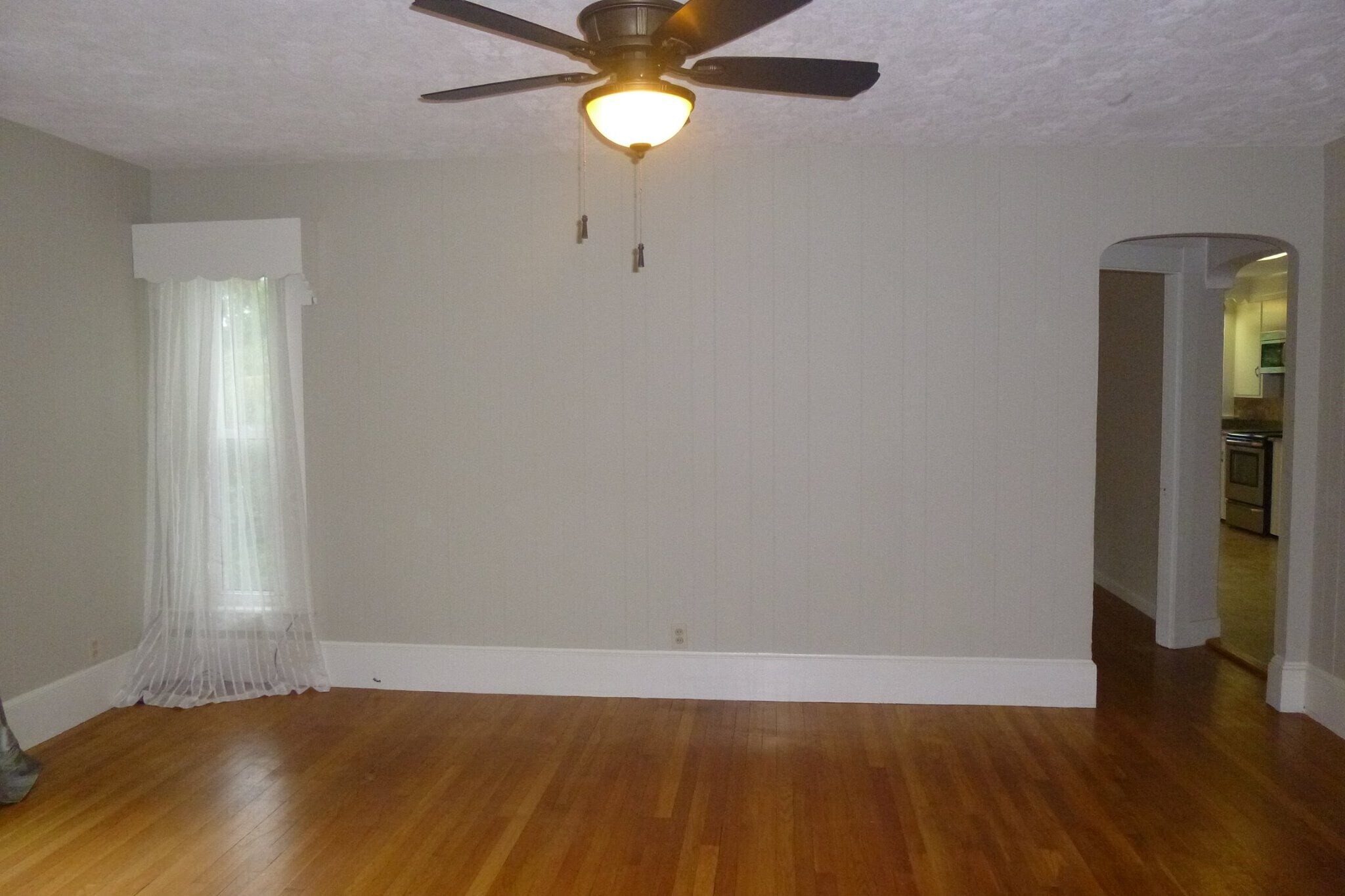 Living Room - 293 High St