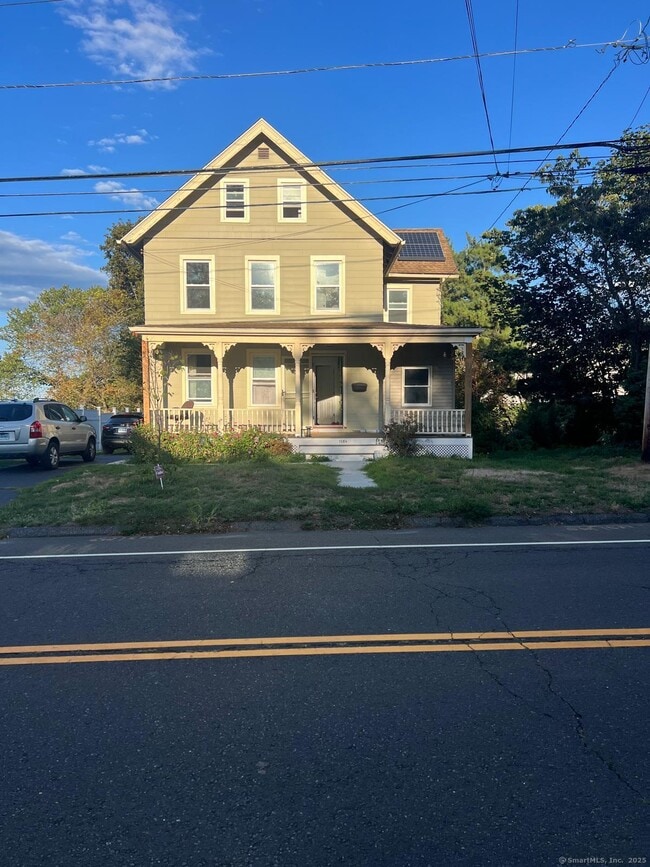 Building Photo - 1564 Elm St