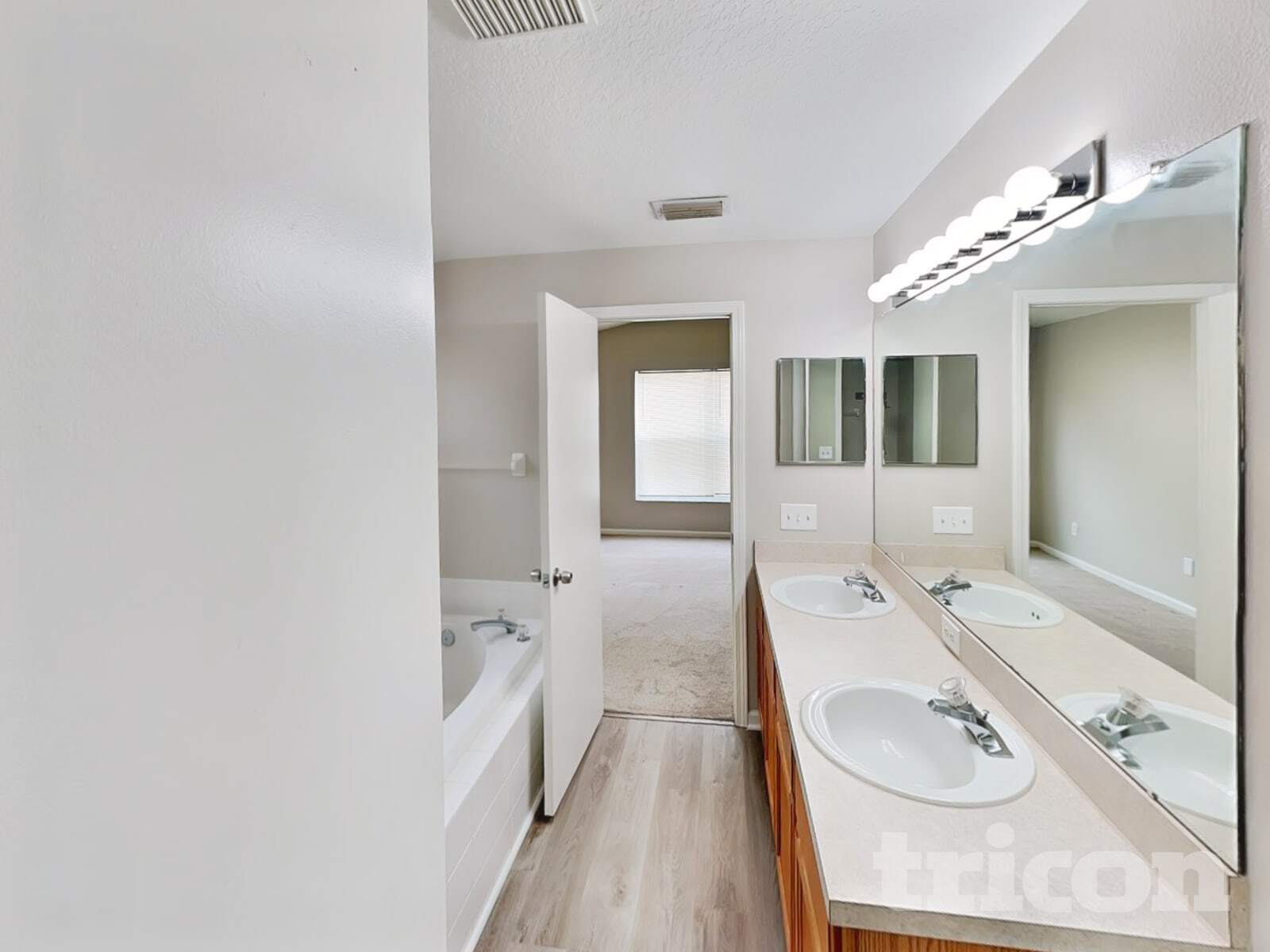 Building Photo - 12420 Tree Pointe Ct