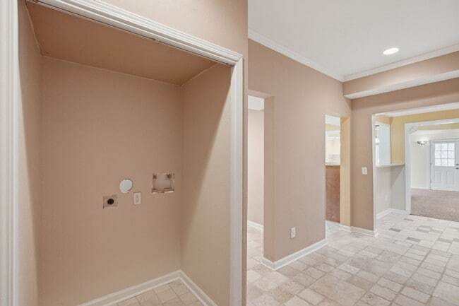 Building Photo - 2927 Arbor Creek Ln