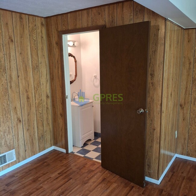 Building Photo - 111 Lebeouf Dr