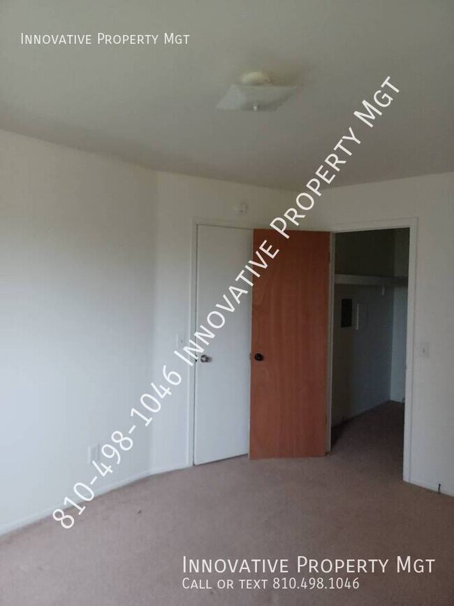 Building Photo - 6009 Holiday Gardens Dr