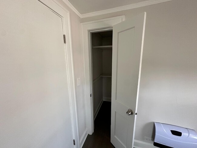 Building Photo - 416 N Central Ave