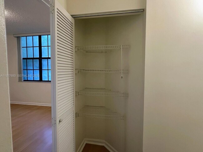 Building Photo - 1919 Van Buren St