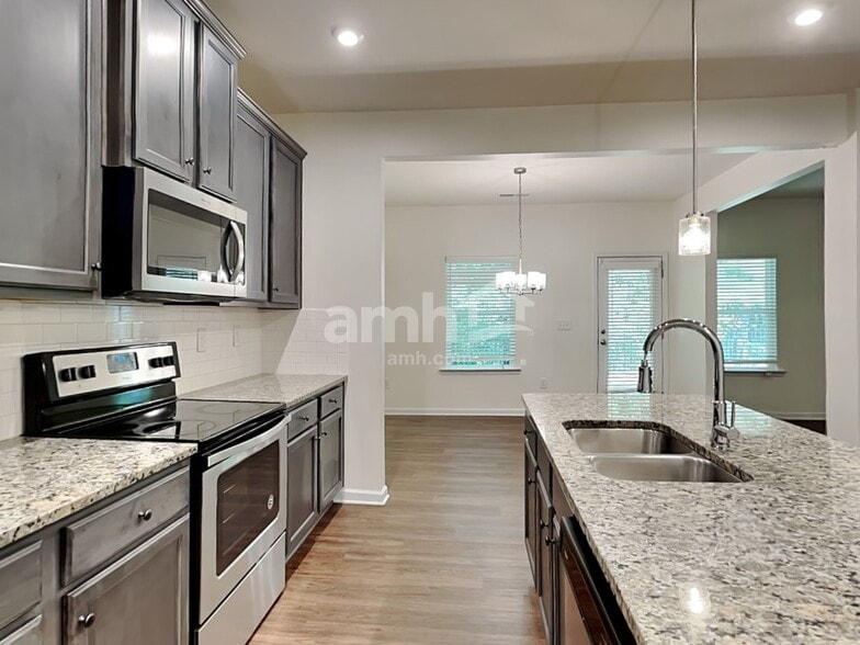 Building Photo - 721 Woodall Rd