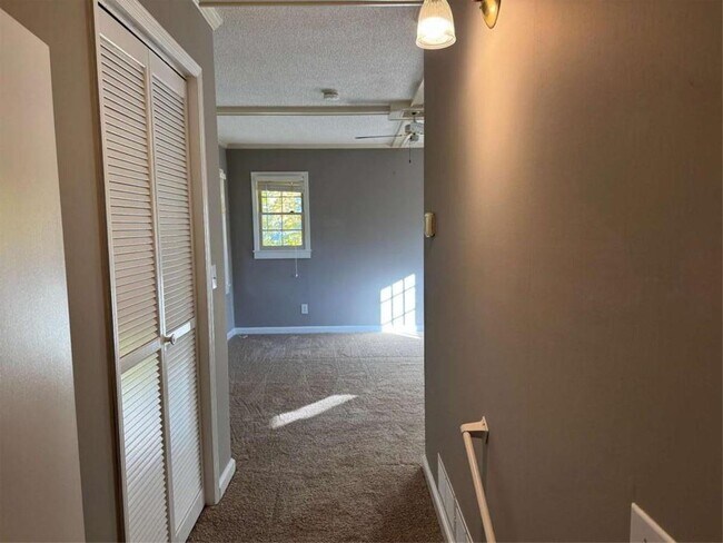 Building Photo - 3543 Simpson Farm Dr SE