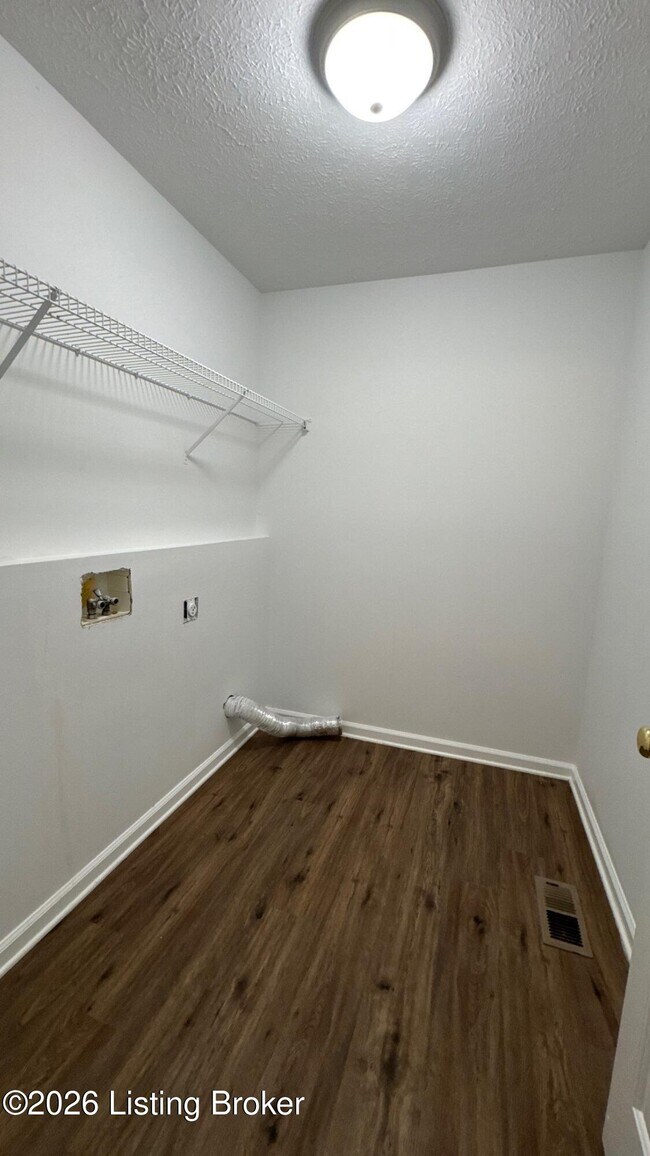 Building Photo - 7421 Spring Run Dr