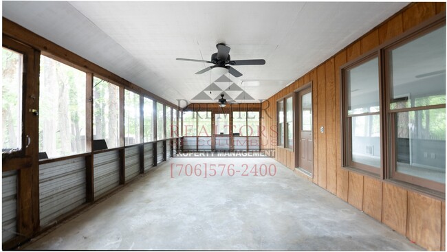 Building Photo - 9645 Hollow Pine Dr