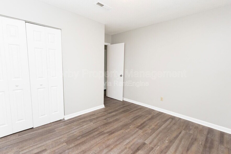 Building Photo - 124 Fawn Dr