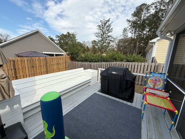 Building Photo - Newer Construction East Tallahassee Home