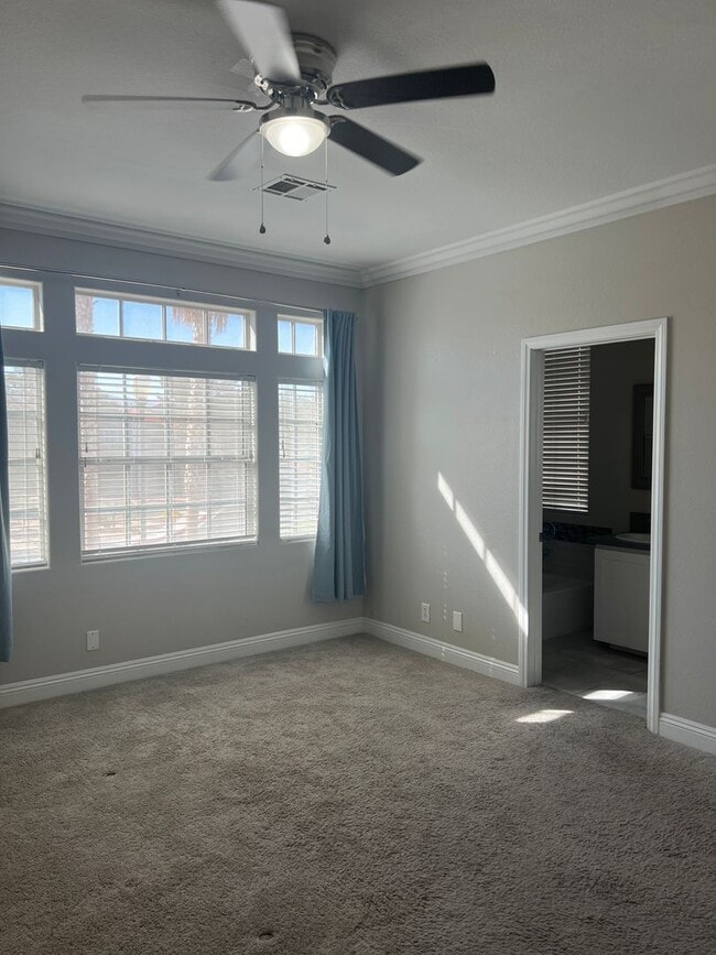 Building Photo - Renovated Green Valley Gated Home