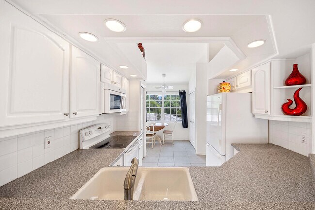 Building Photo - 28072 Cavendish Ct