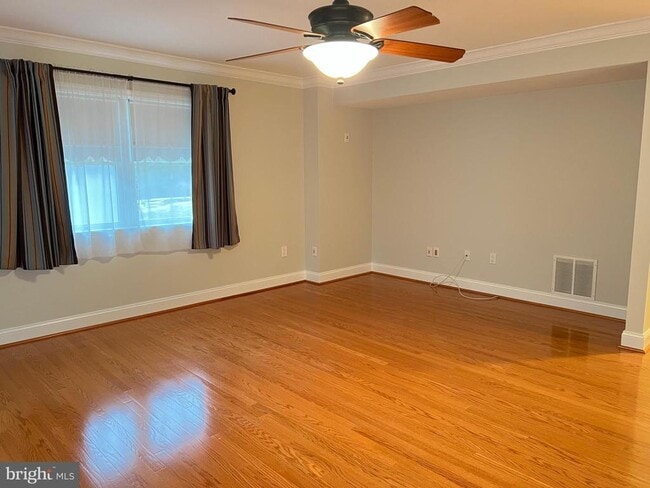 Building Photo - 6830 Pacific Ln