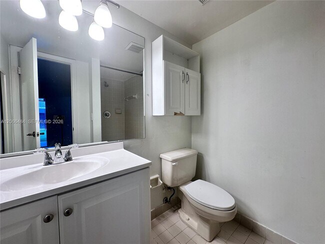 Building Photo - 2740 W 63rd Pl