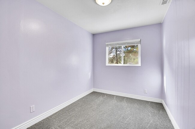 Building Photo - 6554 High Cir
