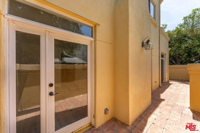 Building Photo - 2311 Schader Dr
