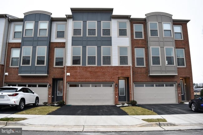 Building Photo - 42452 Dogwood Glen Square