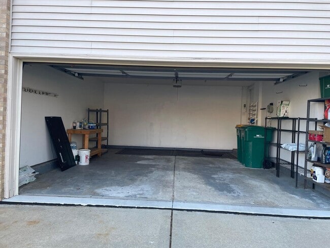 Building Photo - 13356 Vicarage Dr