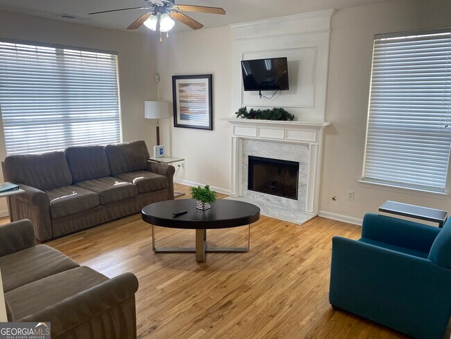 Building Photo - 541 Cascade Hills Ct SW