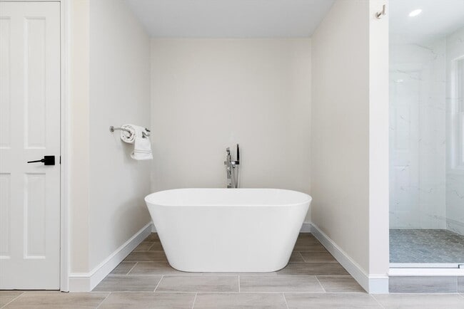 Building Photo - 29 Cottage St