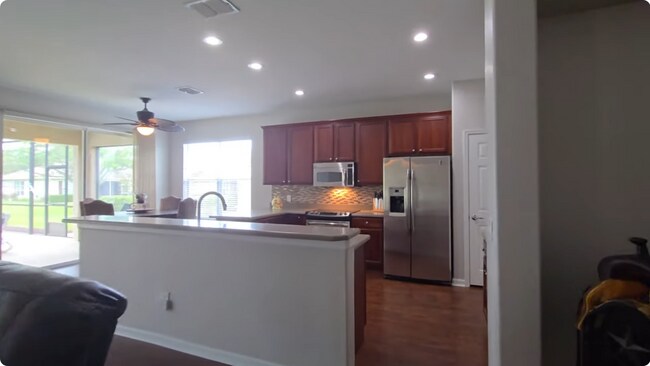 Building Photo - 6984 SW 94th Ct