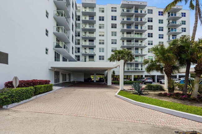 Building Photo - 3450 S Ocean Blvd