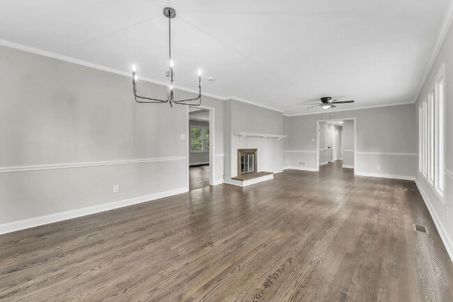 Building Photo - "Charming 3-Bedroom Spartanburg Retreat wi...