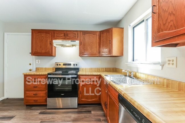 Building Photo - 190 Peregrine Dr