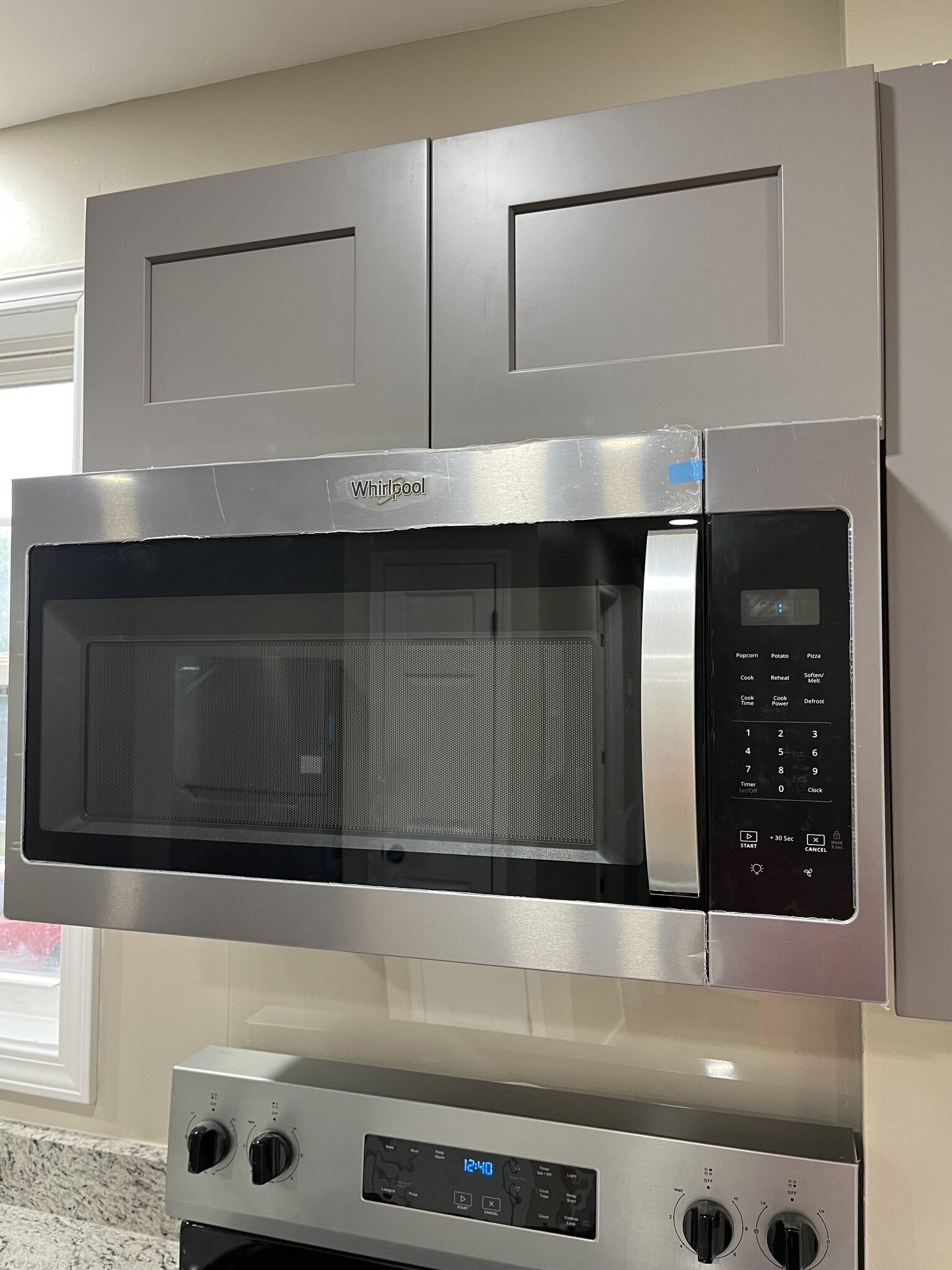 New Large Microwave - 2741 Jones Ave