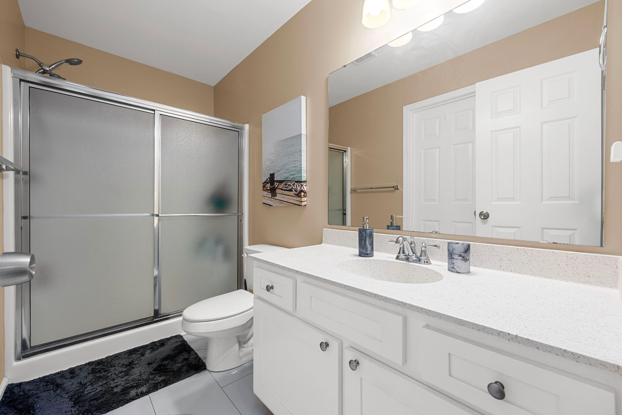 Building Photo - 1234 River Oaks Dr