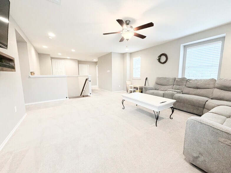 Building Photo - 4407 Bay Shore