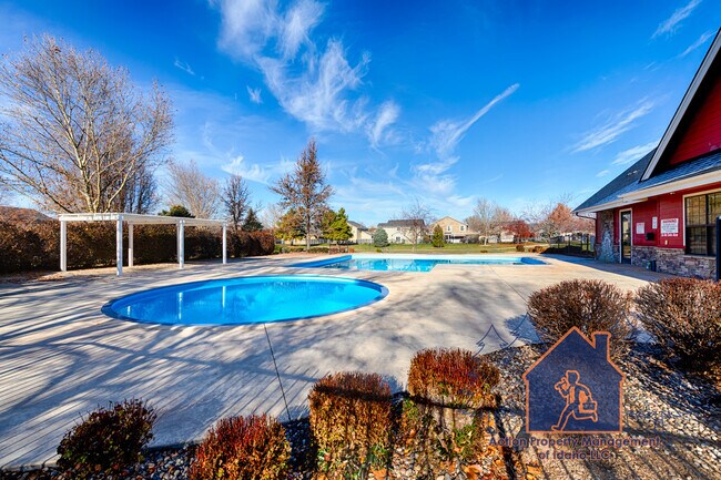 Building Photo - 2539 Bottle Brush Ave