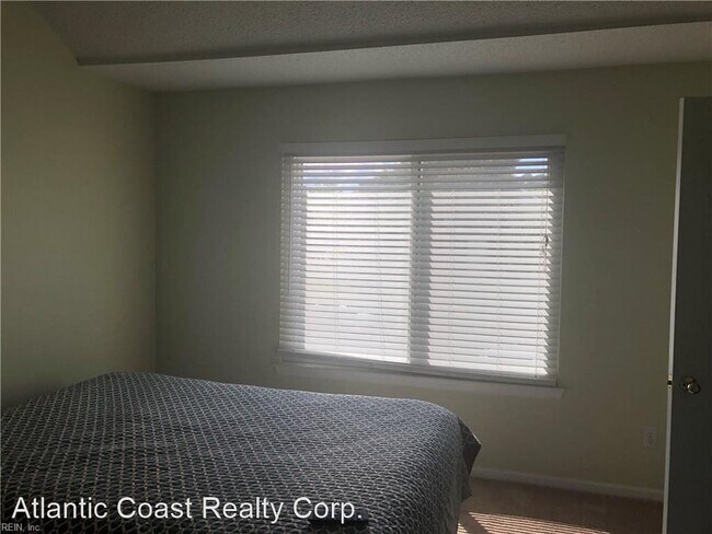Building Photo - 3 br, 2.5 bath House - 639 Brisa Ct