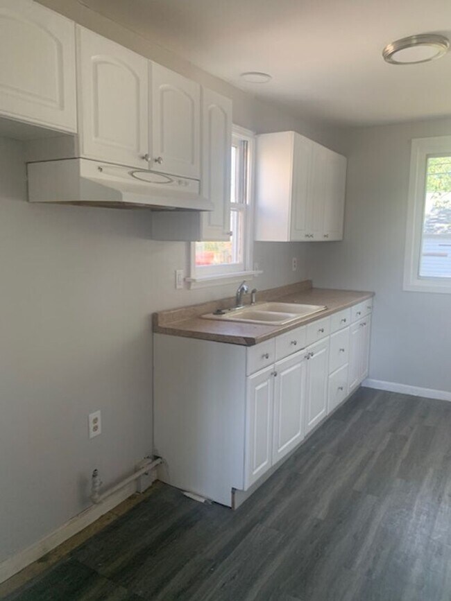 Building Photo - Newly renovated 2 bedroom home just for you