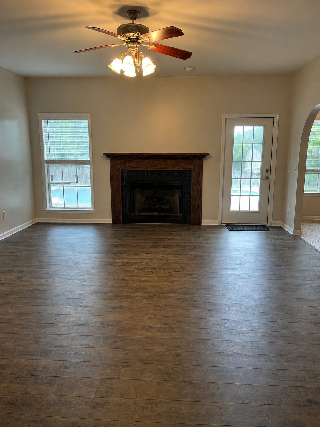 Building Photo - 201 Fountain Crest Dr