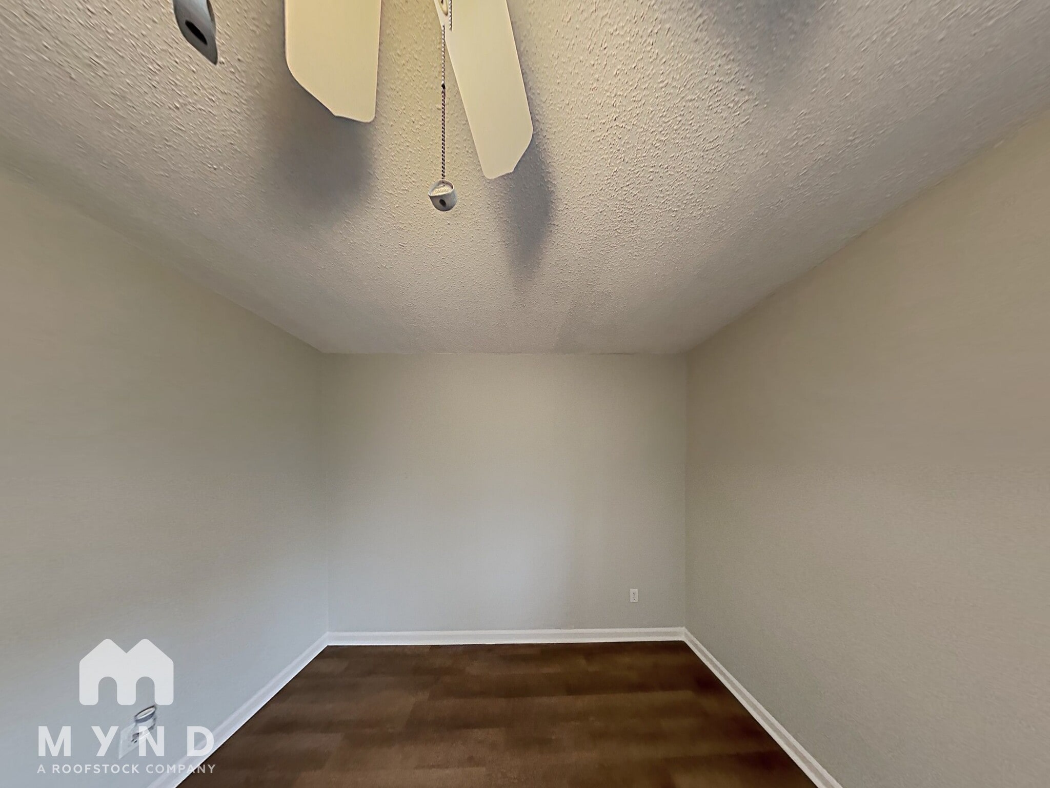 Building Photo - 320 Navajo Pines Dr