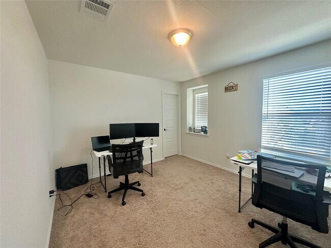 Building Photo - 123 Adeline Dr