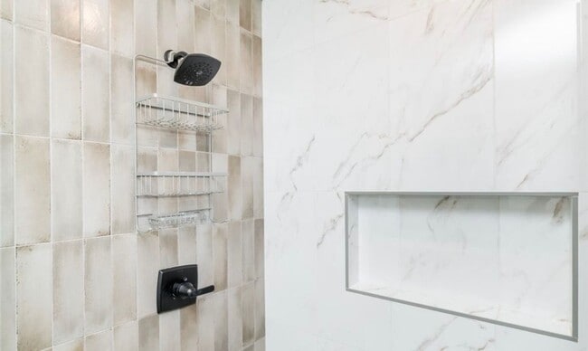 Building Photo - 3BR/2.5BA Home for Rent in Jeffersonville!  Two Car Attached Garage!