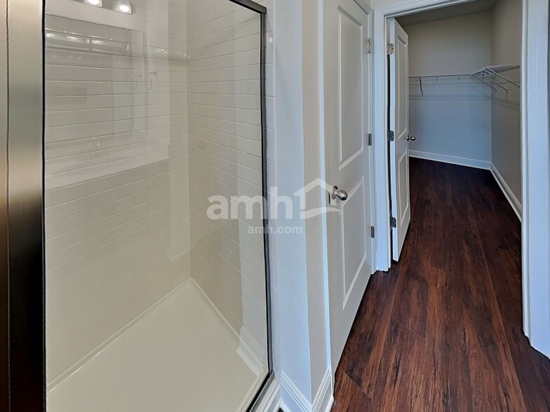 Building Photo - 1259 Sky Lks Dr