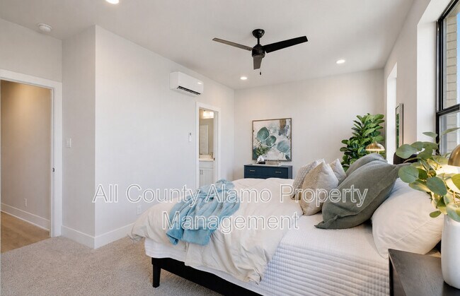 Building Photo - 7930 Kennedy Hill Dr